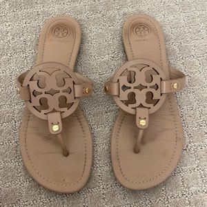 Tory sandal